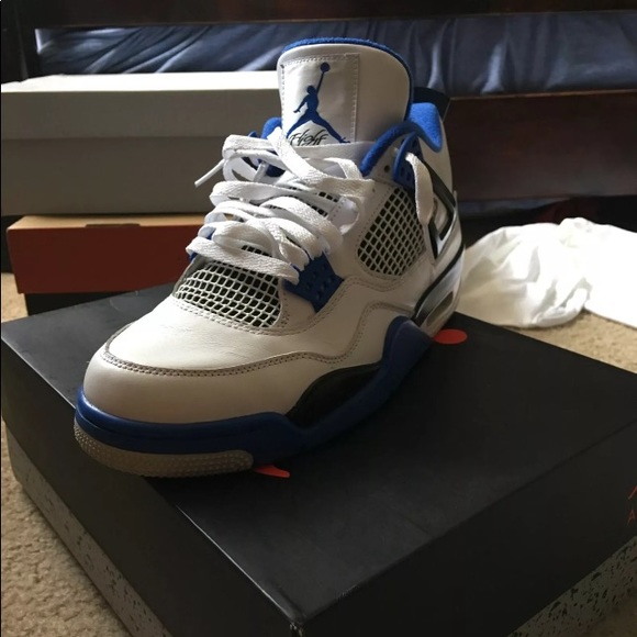 Retro 4s - Picture 2 of 3